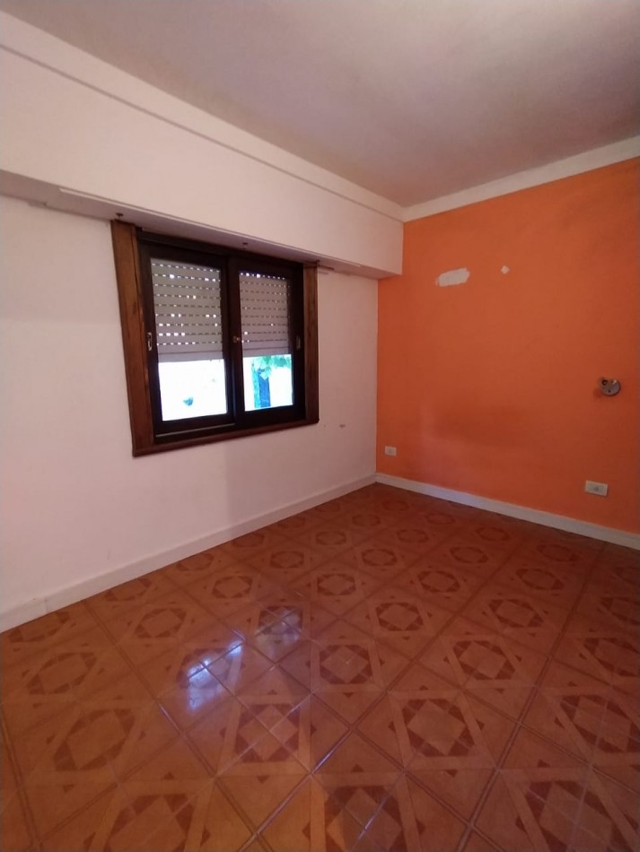 Casa 4 ambientes en Barrio la Carmencita