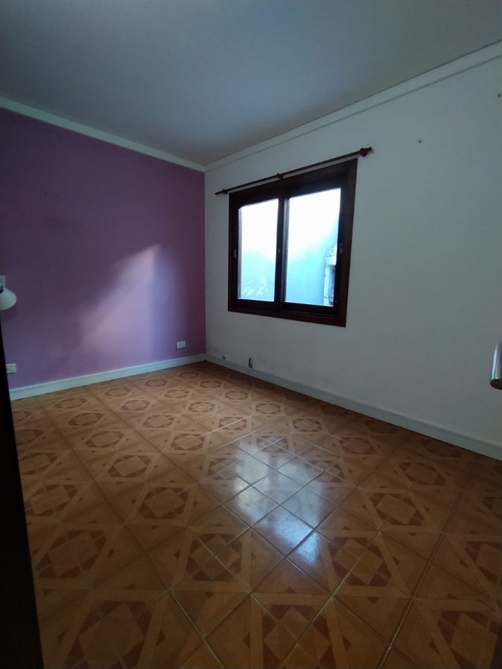 Casa 4 ambientes en Barrio la Carmencita