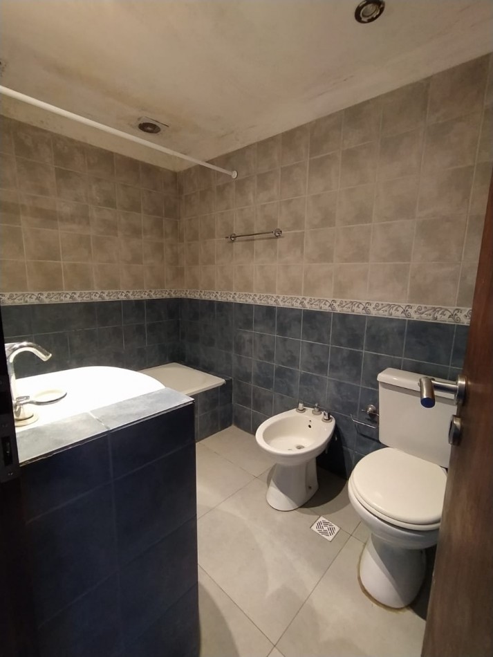 Casa 4 ambientes en Barrio la Carmencita