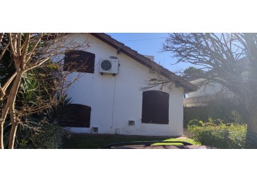 CASA EN BARRIO CERRADO  HIPOCAMPO UNICO EN GESELL - APTO CREDITO BANCARIO -