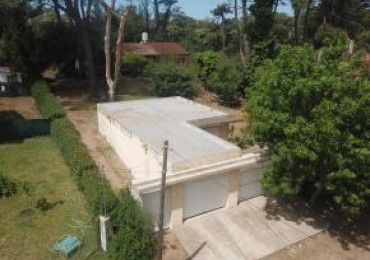 IMPORTANTE CHALET 4 AMBIENTES EN ZONA RESIDENCIAL DE GESELL - APTA CREDITO BANCARIO -